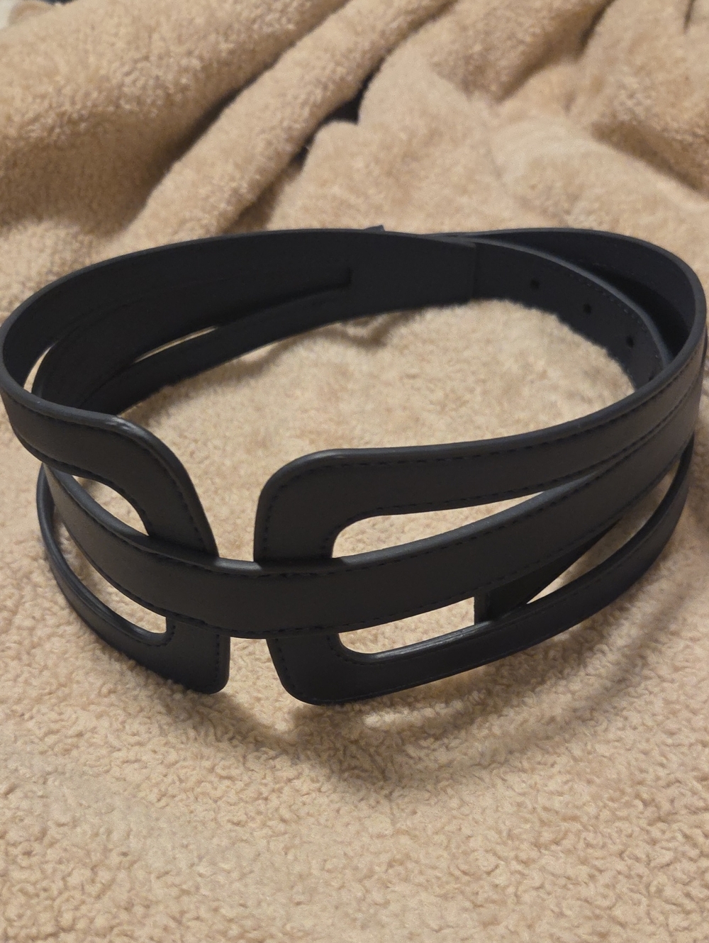 White House Black Market Navy Cutout Non Leather Waist Belt